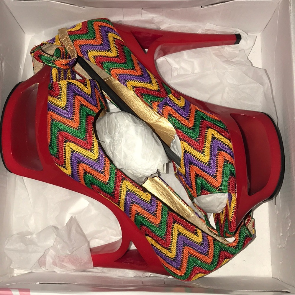 Multicolored heels